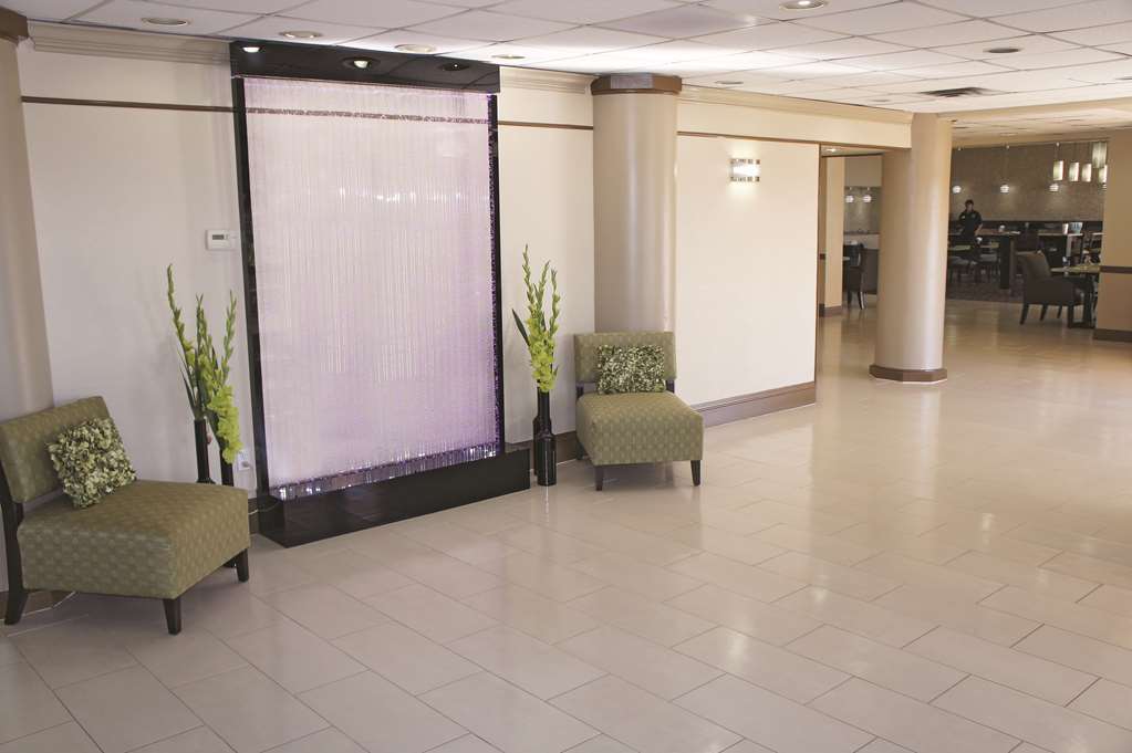 Quality Inn Суитуотер Интерьер фото